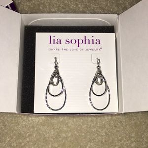 NWT - Lia Sophia Silver Dangle earrings